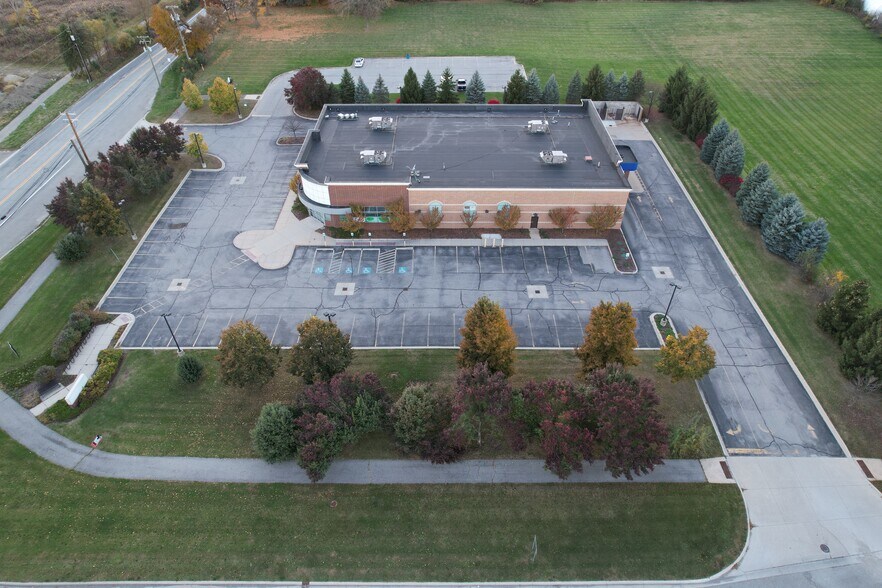 More Photos Of 63033 Van Dyke Rd, Washington Freestanding For Lease