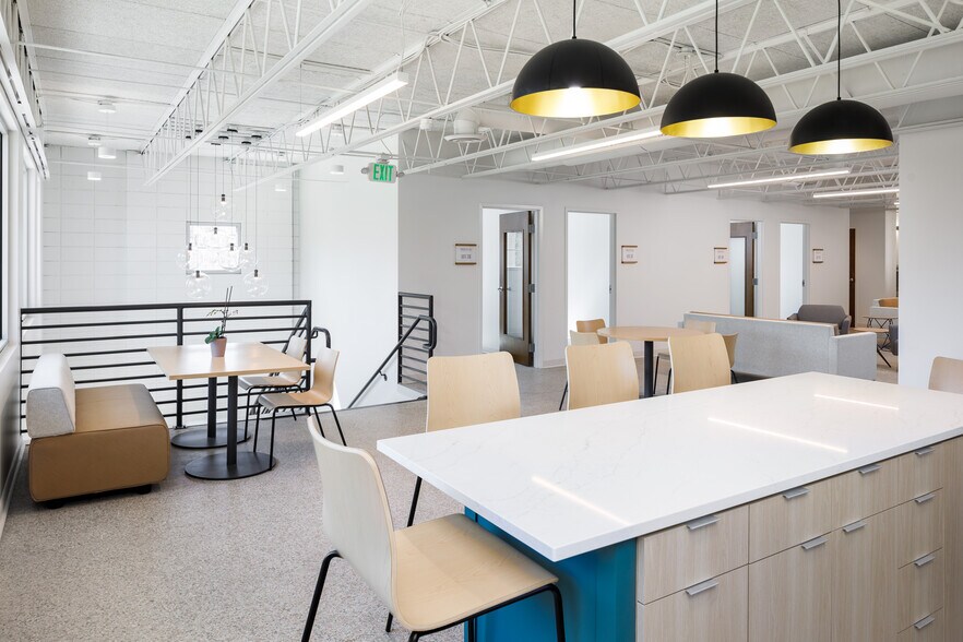 More Photos Of 832 Wade Hampton, Greenville Office For Lease