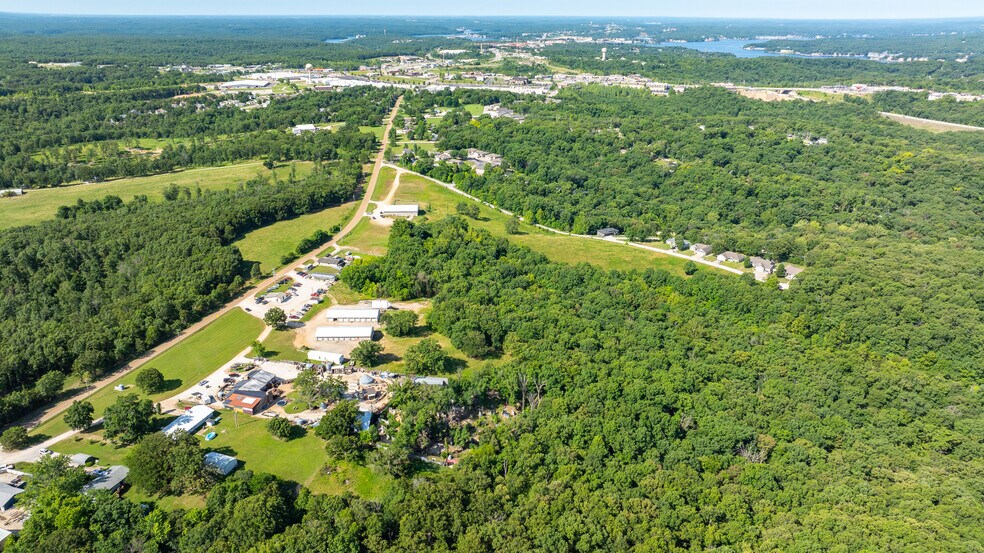 More Photos Of 633 Hiland cir, Kaiser Warehouse For Sale