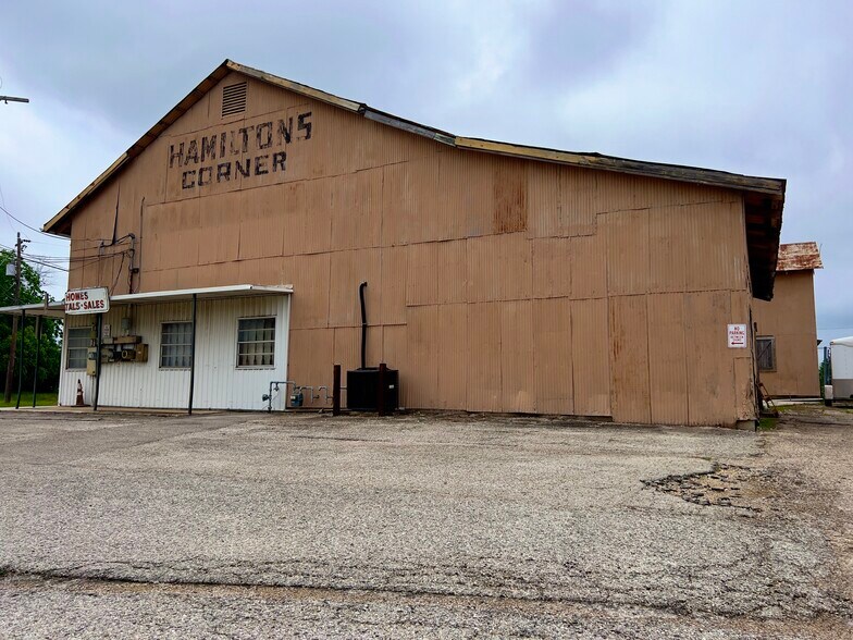 More Photos Of 103-109 Gibbs Sprawl Rd, Converse General Retail For Sale