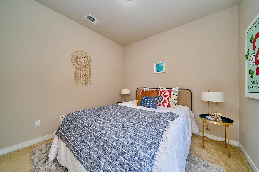 More Photos Of 801 S Anaheim Blvd, Anaheim General Retail For Sale