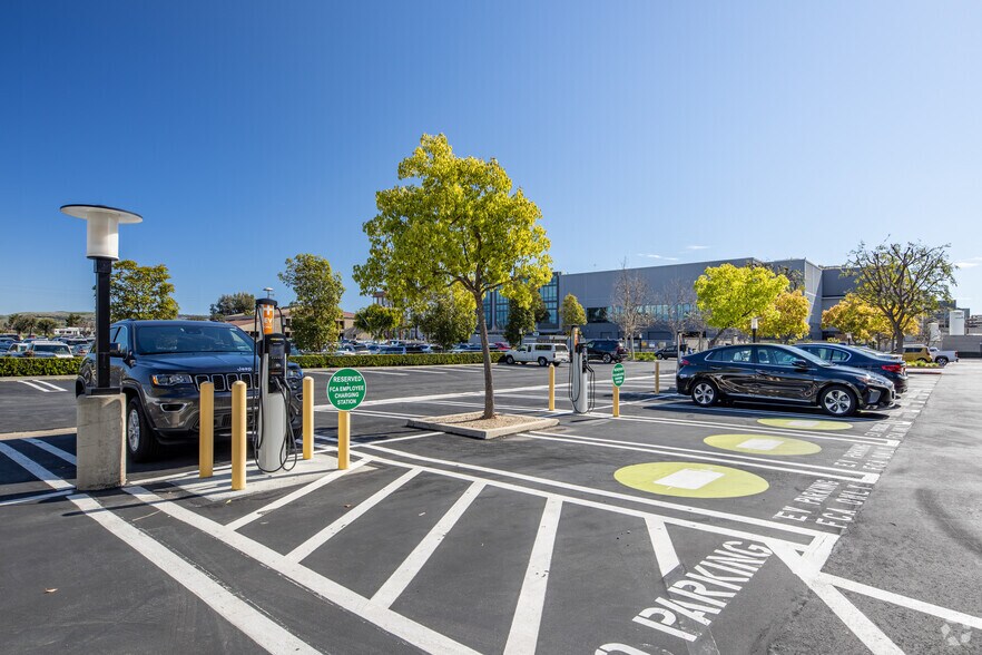 More Photos Of 5000 Birch St, Newport Beach Office For Lease