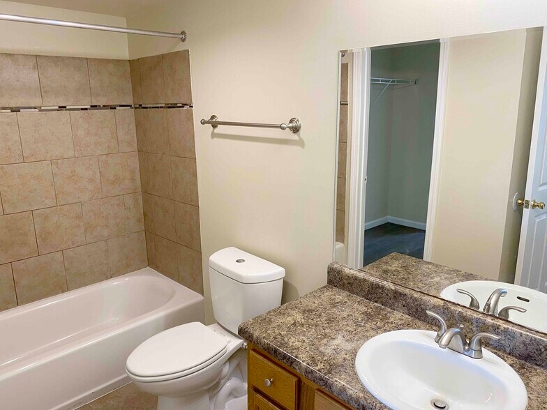 More Photos Of 2301-2321 7th St NW, Center Point Apartments For Sale