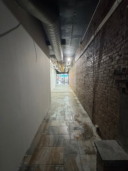 More Photos Of 1625 2nd Ave, New York Storefront Retail Residential For Lease