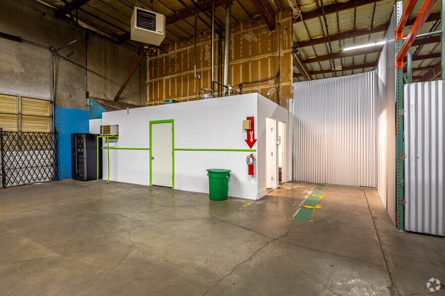 More Photos Of 6035 NE 92nd Dr, Portland Warehouse For Lease