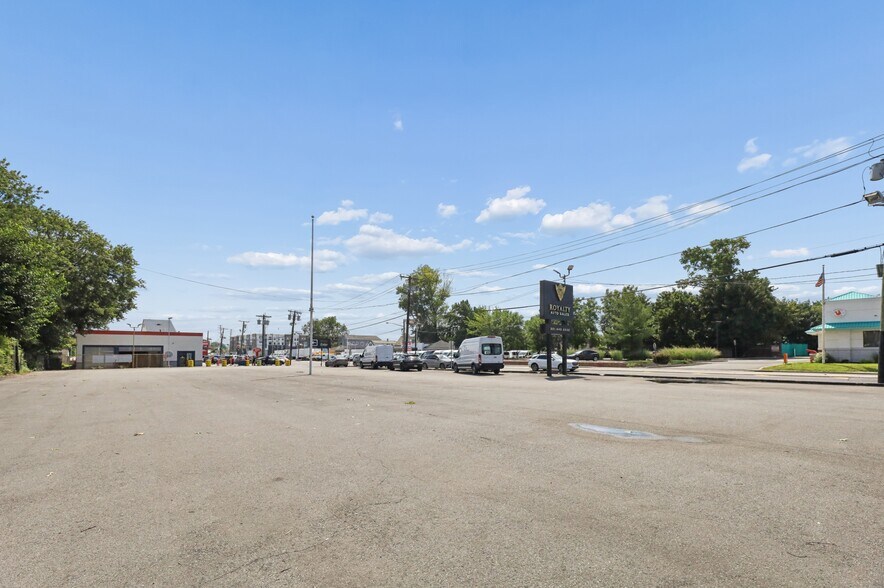 More Photos Of 120-140 US Highway 46, Little Ferry Auto Dealership For Lease