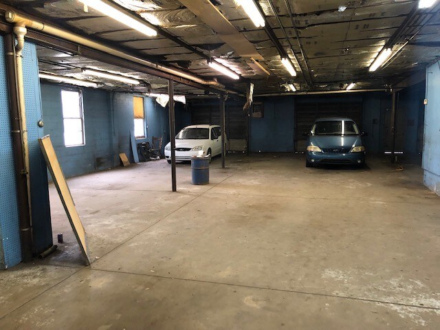 More Photos Of 124 N 2nd St, Terre Haute Warehouse For Lease