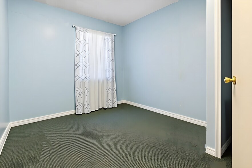 More Photos Of 1570 N Harbor City Blvd, Melbourne Office Residential For Sale