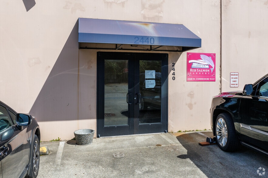More Photos Of 2440 W Commodore Way, Seattle Manufacturing For Lease