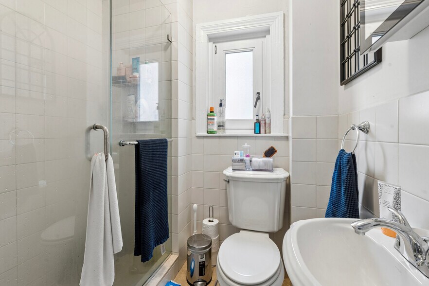 More Photos Of 1600 Spruce St, Philadelphia Apartments For Sale