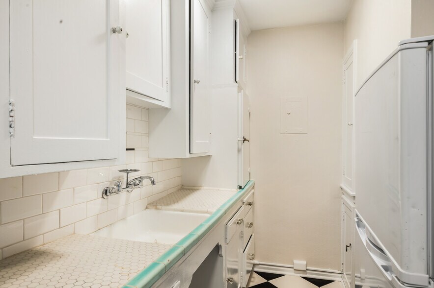 More Photos Of , Seattle Multifamily For Sale