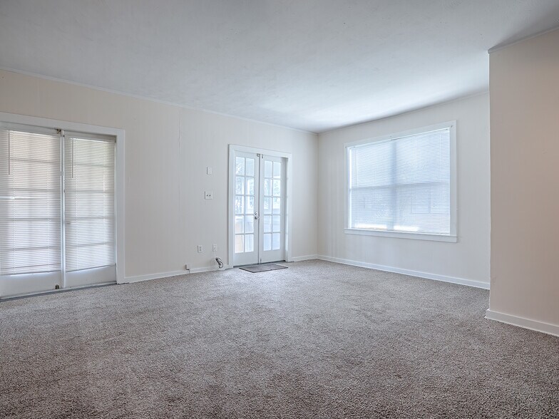 More Photos Of 422 E Citrus Ave, Eustis Multifamily For Sale