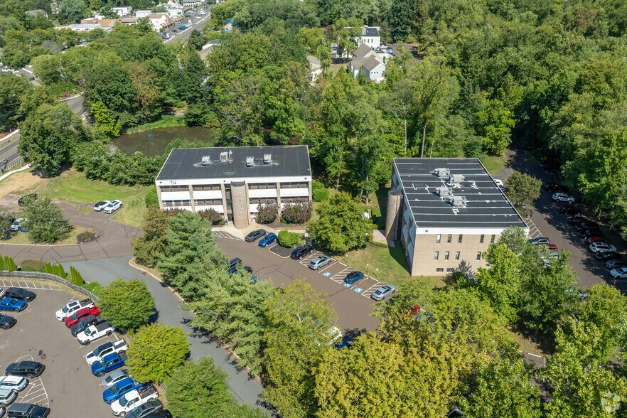 More Photos Of 716 N Bethlehem Pike, Lower Gwynedd Unknown For Lease