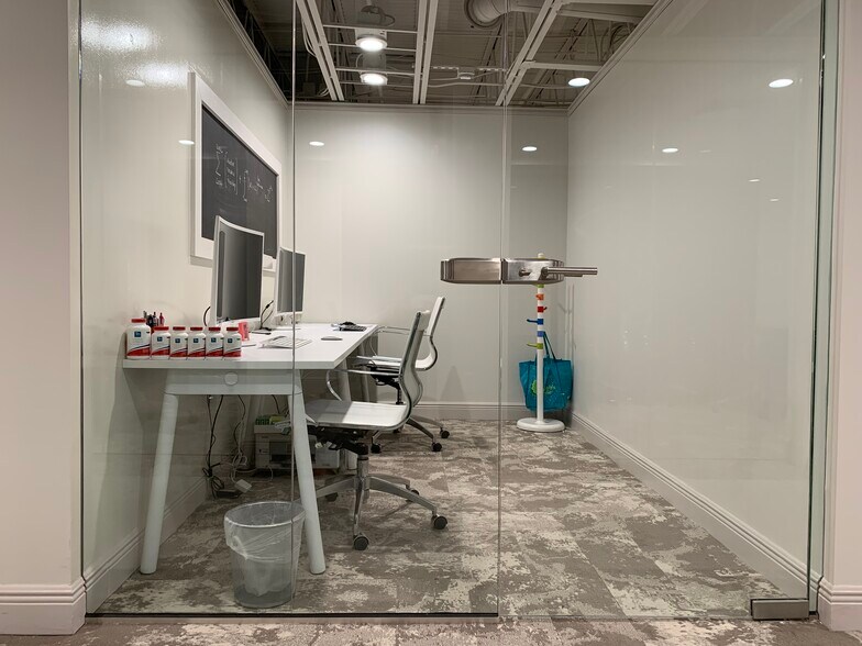 More Photos Of 820 W 41st St, Miami Beach Coworking Space
