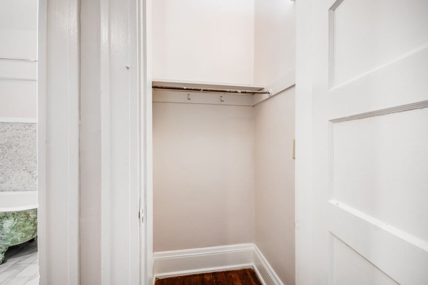 More Photos Of 94 N 20th St, Columbus Apartments For Sale