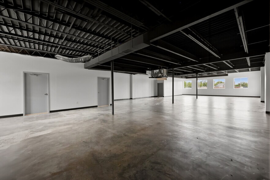 More Photos Of 937 Winchester Rd, Lexington Storefront For Lease