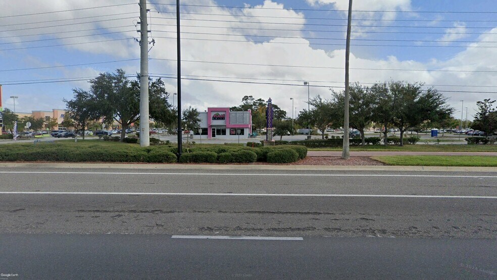 Primary Photo Of 4799 W Irlo Bronson Memorial Hwy, Kissimmee Fast Food For Lease