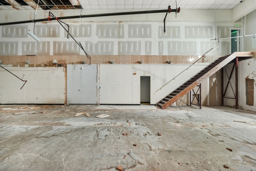 More Photos Of 20 Marietta St NW, Atlanta Apartments For Sale