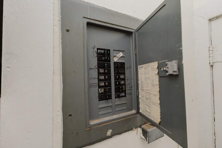 More Photos Of 123 E Madison Ave, Arkansas City Apartments For Sale