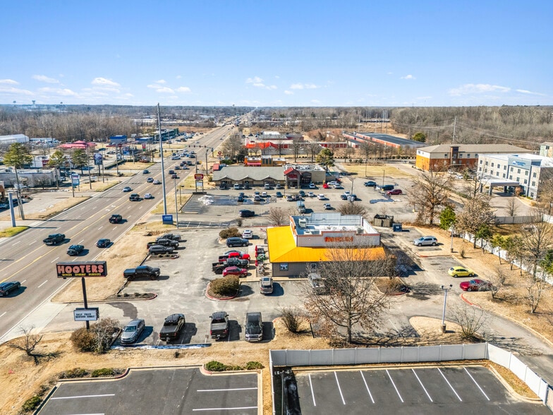 More Photos Of 982 Goodman Rd W, Horn Lake Restaurant For Sale