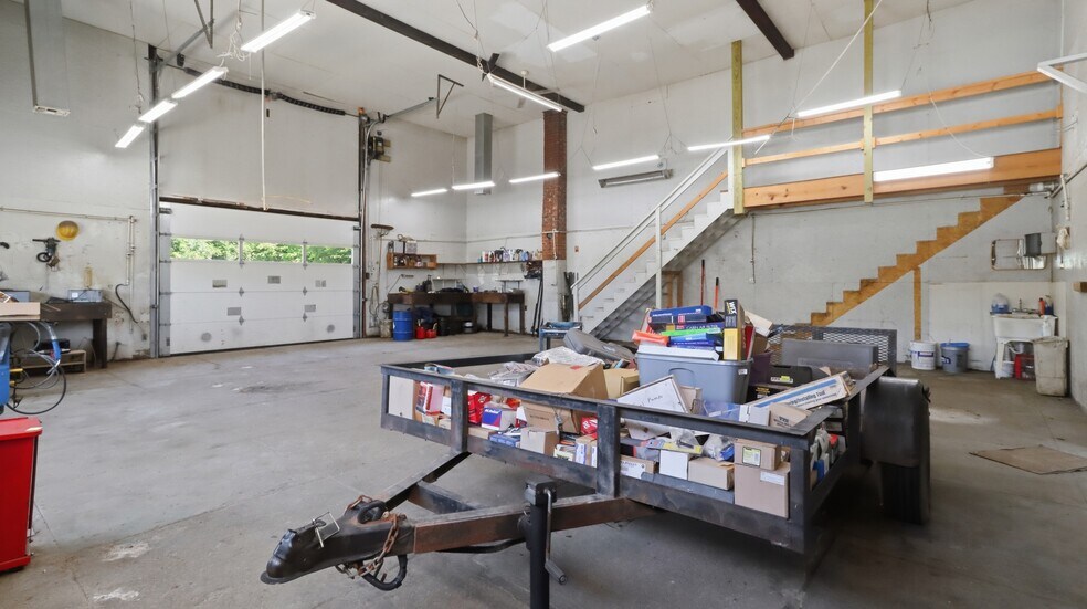 More Photos Of 301 N Elm St, Mountain View Auto Salvage Facility For Sale