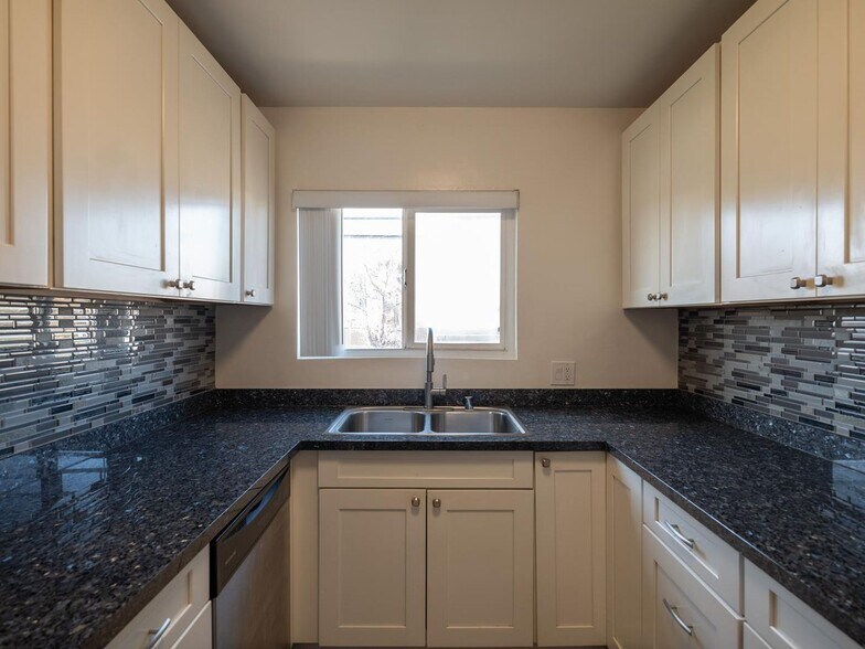 More Photos Of 14857 Hartsook St, Sherman Oaks Apartments For Sale