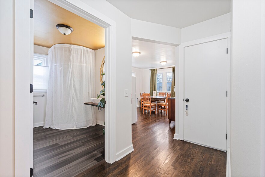 More Photos Of 102 Sw 2nd St, Lee's Summit Office For Sale
