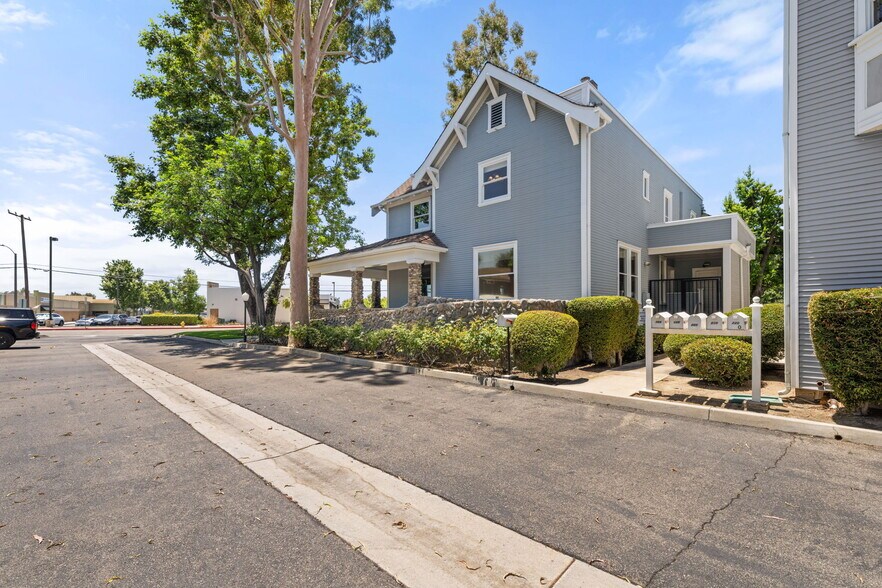 More Photos Of 503 W Palm Dr, Placentia Office Residential For Lease