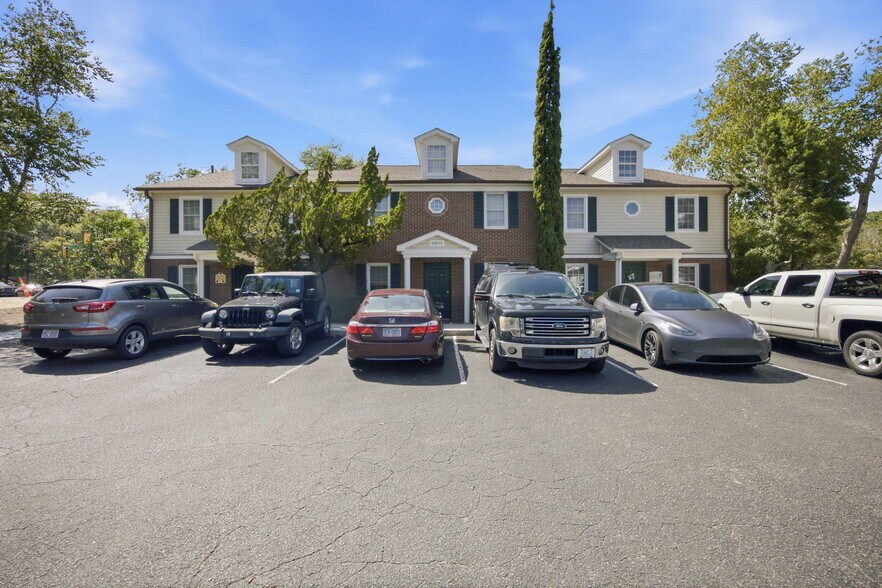 More Photos Of 3801 Wrightsville Ave, Wilmington Office Residential For Lease