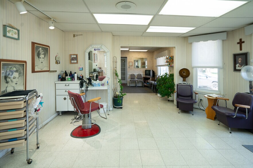 More Photos Of 1806 Pine Grove Ave, Port Huron Storefront Retail Office For Sale