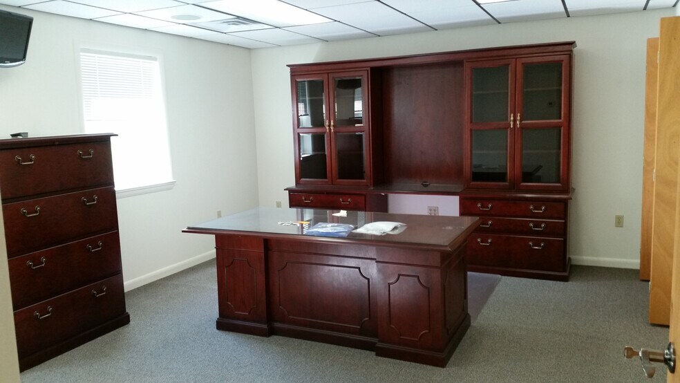 More Photos Of 1095 Upper Georges Valley Rd, Spring Mills Office For Lease