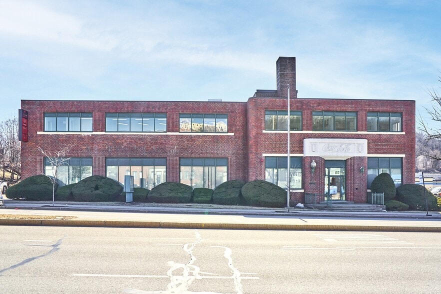Primary Photo Of 333 Shrewsbury St, Worcester Warehouse For Sale