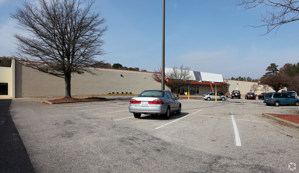 More Photos Of 910-980 Kildaire Farm Rd, Cary Unknown For Lease