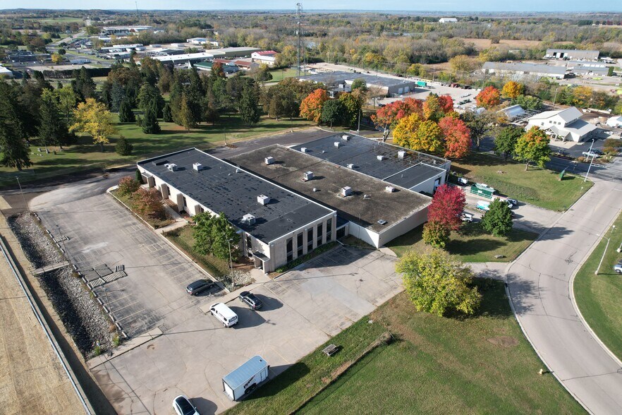 More Photos Of 1233 Janesville Ave, Fort Atkinson Manufacturing For Lease