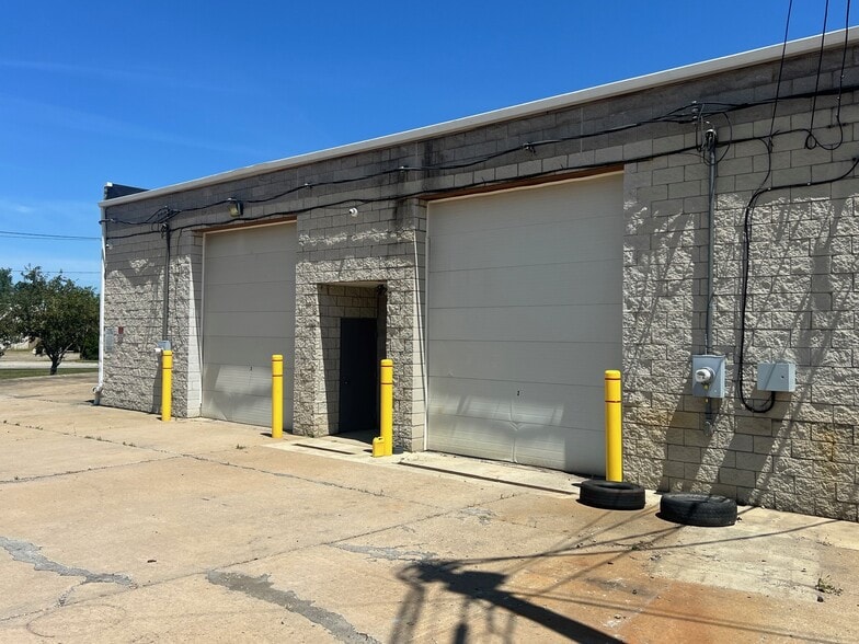 More Photos Of 14600 S Industrial Ave, Maple Heights Warehouse For Lease