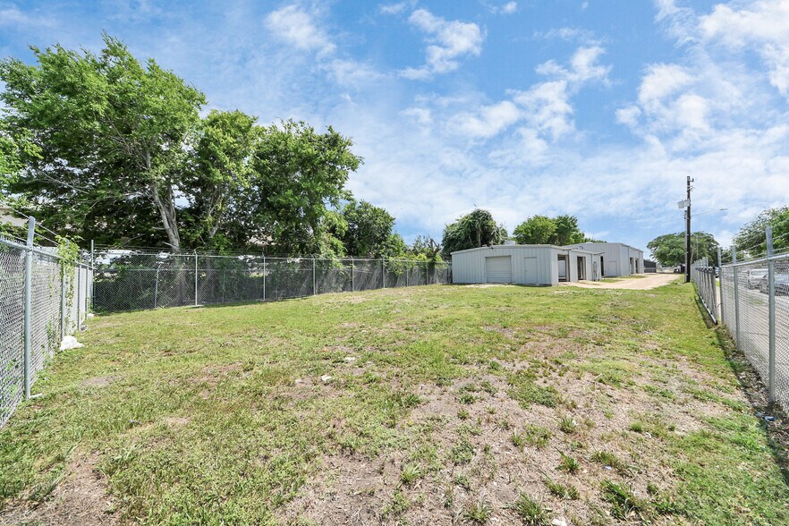 More Photos Of 12024 Alief Clodine Rd, Houston Light Distribution For Sale