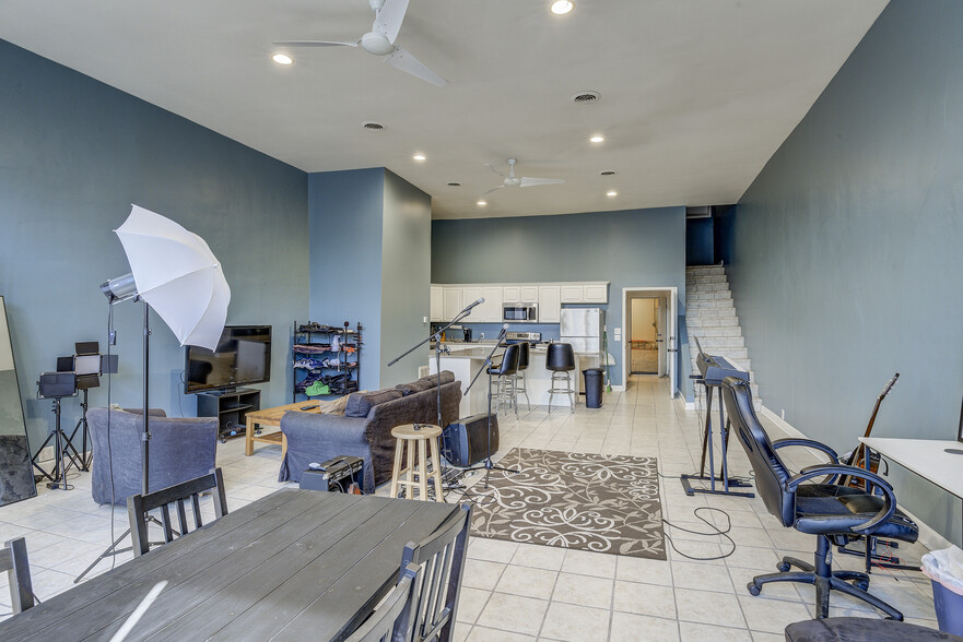 More Photos Of 215 E Main St, Johnson City Storefront For Sale