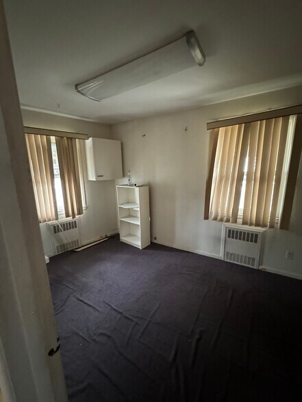 More Photos Of 376 Manor Rd, Staten Island Medical For Lease