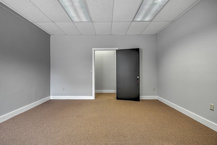 More Photos Of 10376 Wallace Alley St, Kingsport Office For Lease