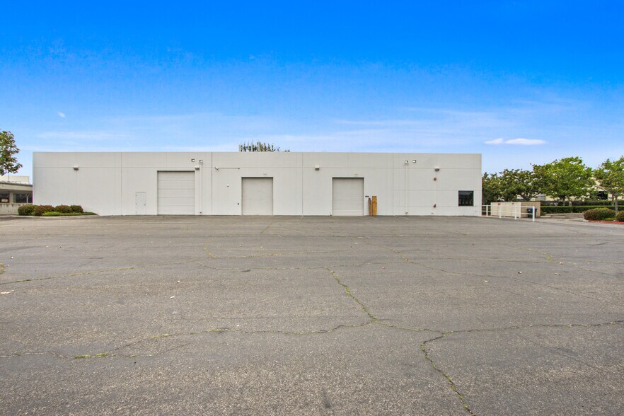 More Photos Of 744 N Eckhoff St, Orange Office For Sale