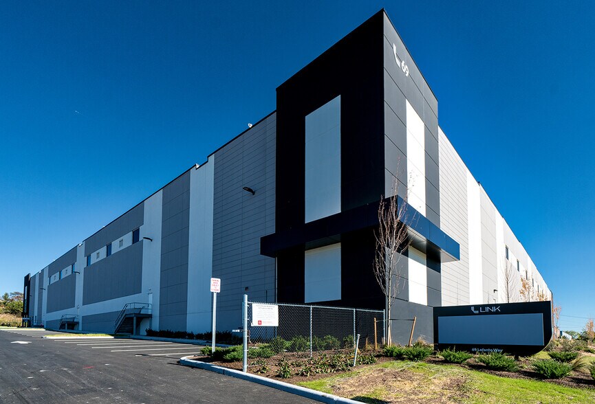 More Photos Of 69 Lefante Way, Bayonne Warehouse For Lease