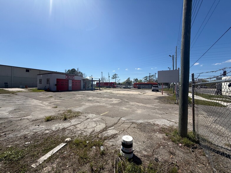 More Photos Of 3960 Silver Star Rd, Orlando Auto Dealership For Sale