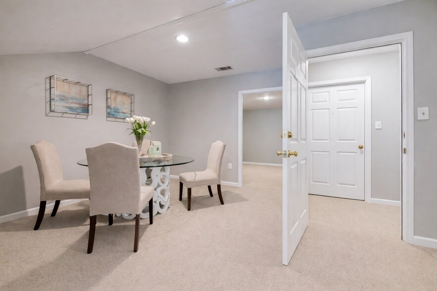 More Photos Of 8 Commerce Pl, Savannah Loft Creative Space For Sale