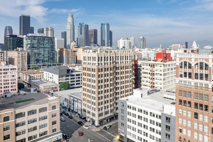 More Photos Of 217 E 8th St, Los Angeles Apartments For Lease