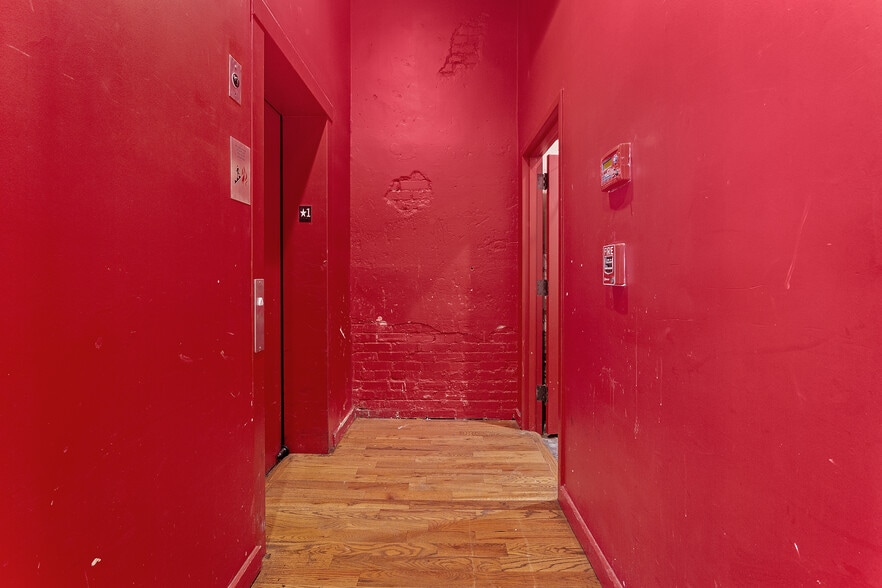 More Photos Of 332 E 1st St, Tulsa Restaurant For Lease