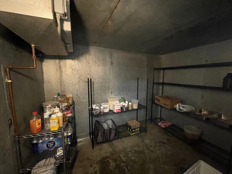 More Photos Of 3845 Jasmine Ave, Culver City Storefront Retail Residential For Lease