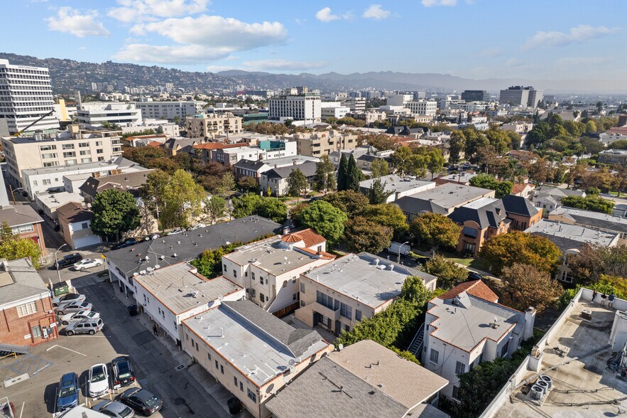 More Photos Of 209 S Reeves Dr, Beverly Hills Apartments For Sale