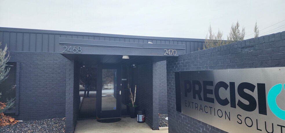 More Photos Of 2468-2470 Industrial Row Dr, Troy Warehouse For Lease