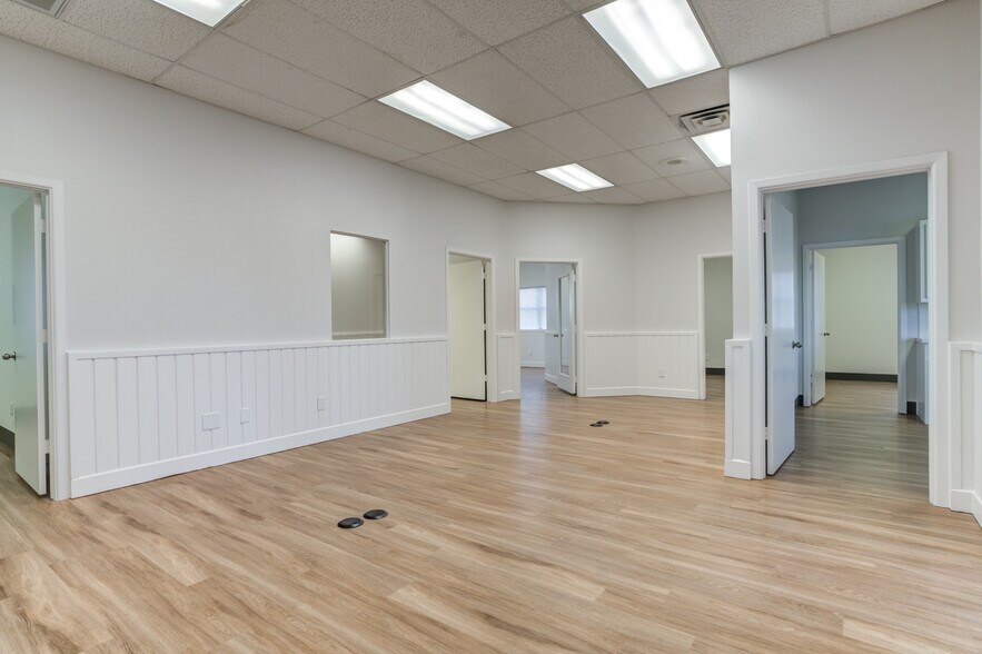 More Photos Of 510 Valencia Ave, Lubbock Warehouse For Sale