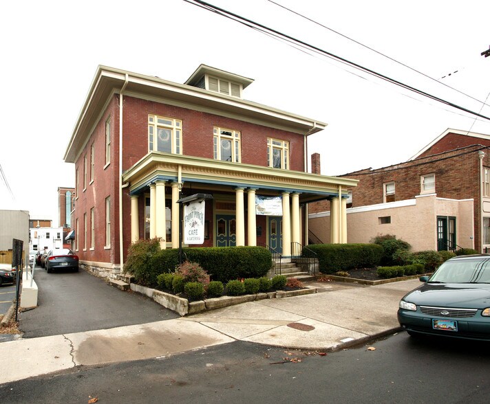 Primary Photo Of 114 E College St, Murfreesboro Freestanding For Lease